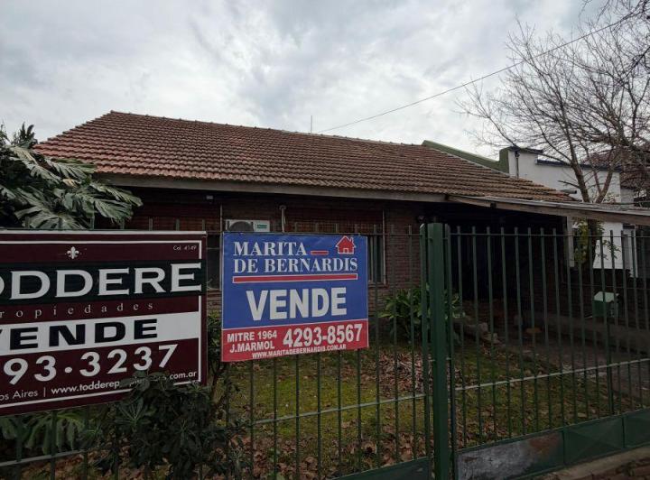 Casa · 100m² · 4 Ambientes · 1 Cochera