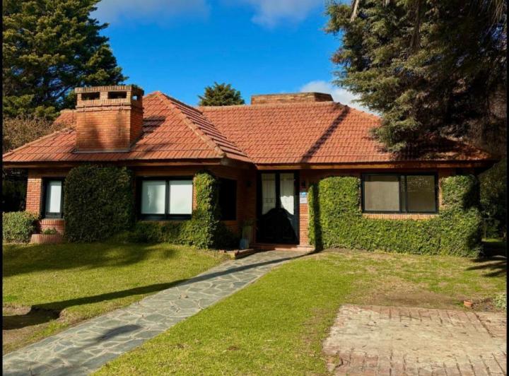 Casa · 200m² · 4 Ambientes