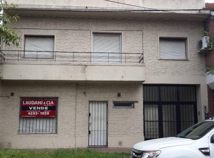 Casa · 90m² · 4 Ambientes · 1 Cochera