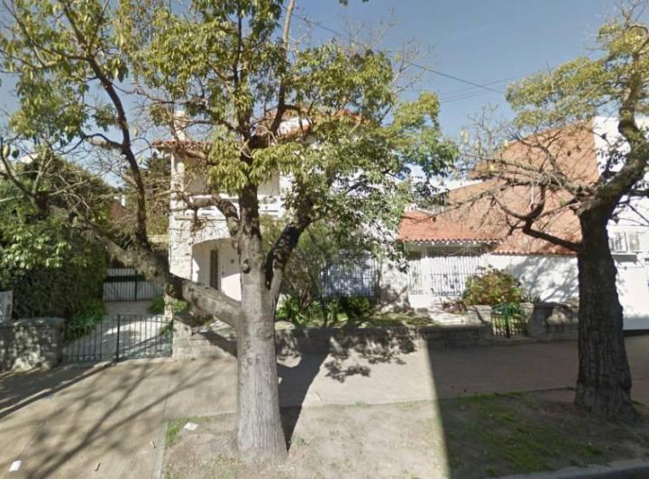 Casa · 160m² · 4 Ambientes · 3 Cocheras
