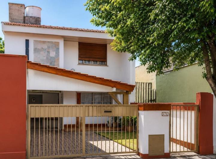 Casa · 132m² · 4 Ambientes · 1 Cochera