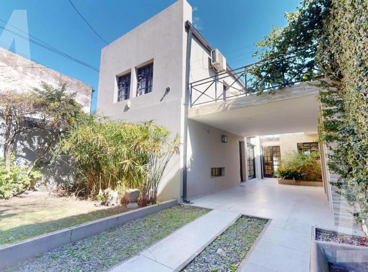 Casa · 159m² · 5 Ambientes · 2 Cocheras
