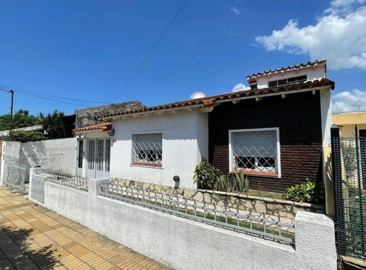 Casa · 70m² · 4 Ambientes · 1 Cochera