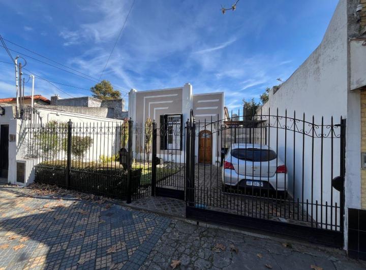 Casa · 125m² · 3 Ambientes · 2 Cocheras