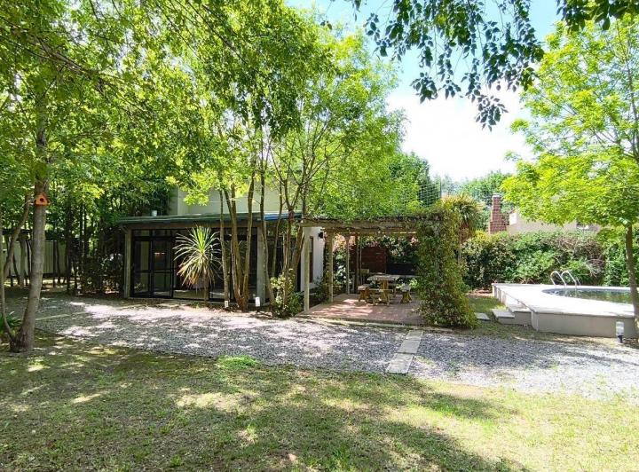 Casa · 40m² · 2 Ambientes · 2 Cocheras