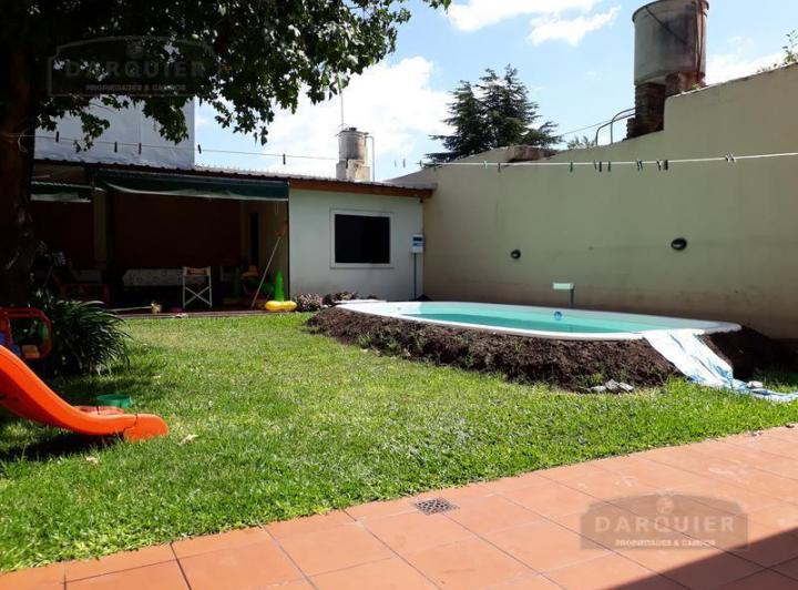 Casa · 180m² · 3 Dormitorios · 2 Cocheras