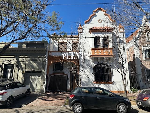 Casa · 200m² · 5 Ambientes · 1 Cochera