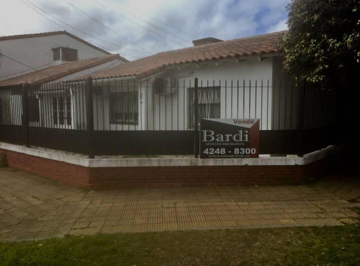 Casa · 128m² · 3 Ambientes · 2 Cocheras