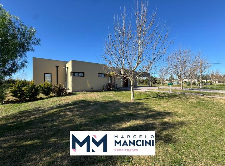 Casa · 320m² · 5 Ambientes · 3 Cocheras