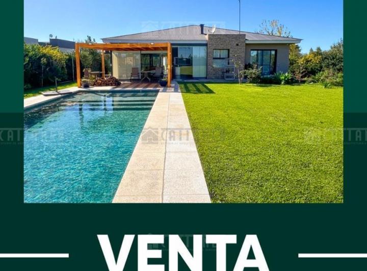 Casa · 189m² · 4 Ambientes · 3 Cocheras