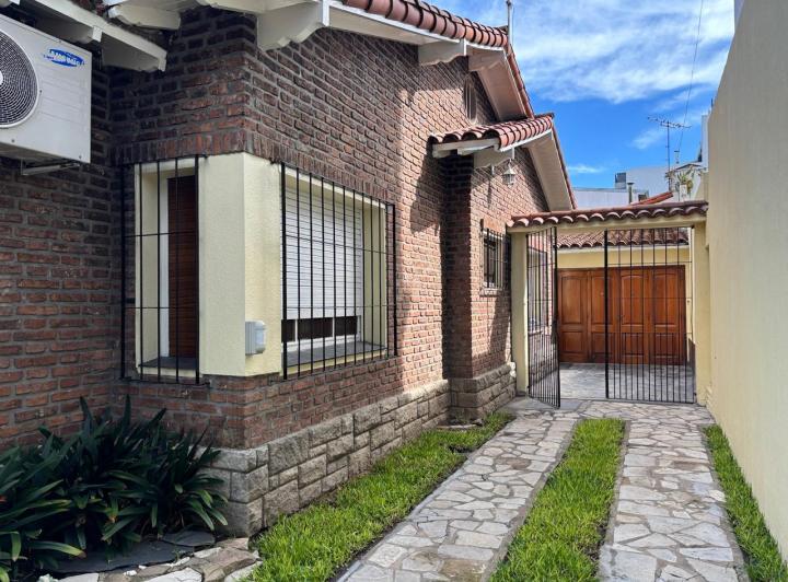 Casa · 143m² · 3 Ambientes · 1 Cochera