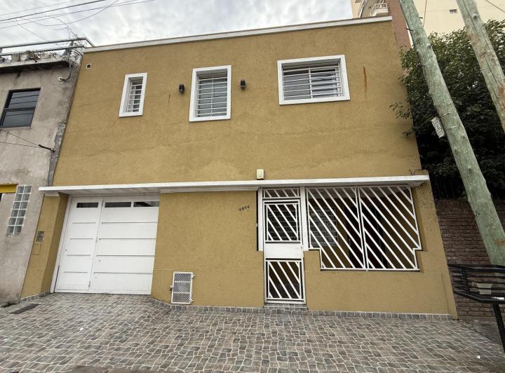 Casa · 140m² · 4 Ambientes · 1 Cochera
