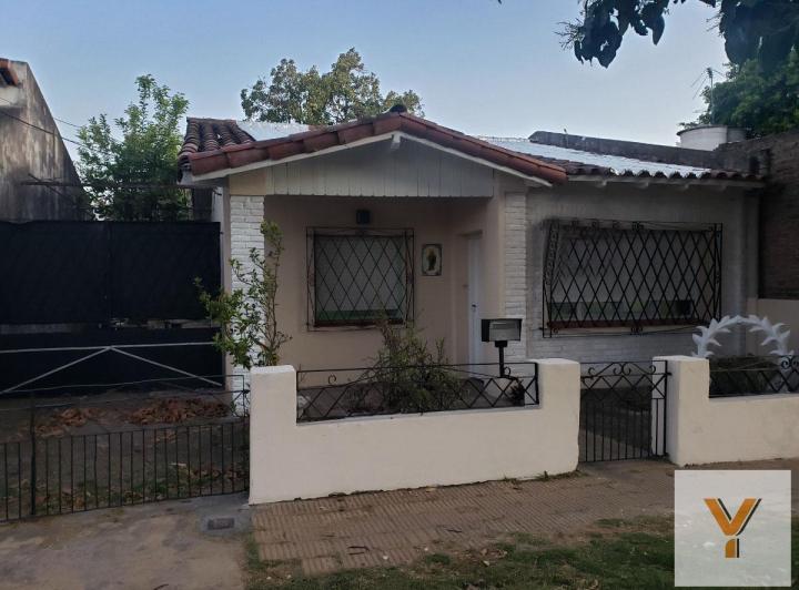 Casa · 80m² · 3 Ambientes · 2 Cocheras