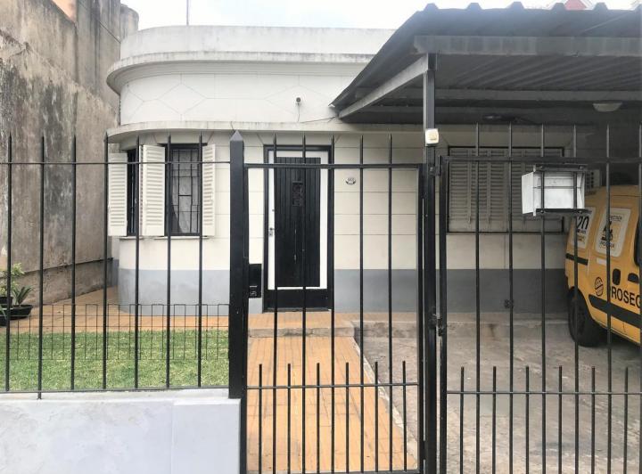 Casa · 93m² · 4 Ambientes · 2 Cocheras