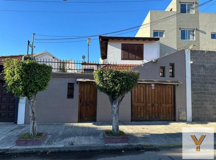 Casa · 175m² · 5 Ambientes · 1 Cochera