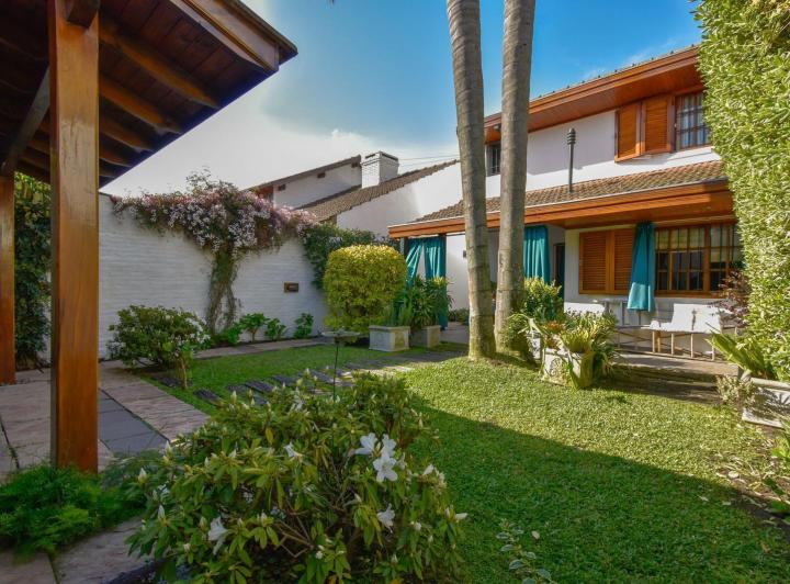 Casa · 140m² · 5 Ambientes · 1 Cochera
