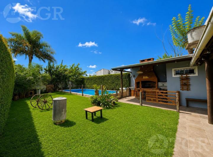 Casa · 69m² · 4 Ambientes · 2 Cocheras