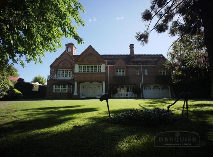 Casa · 558m²
