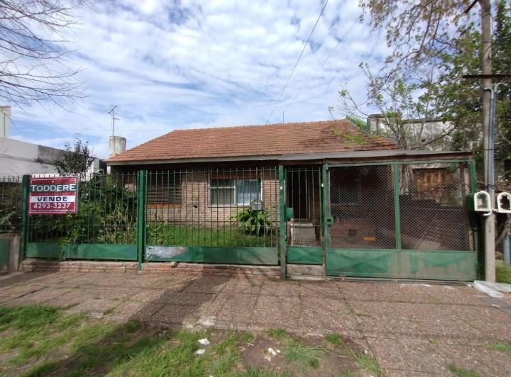 Casa · 1m² · 4 Ambientes · 1 Cochera