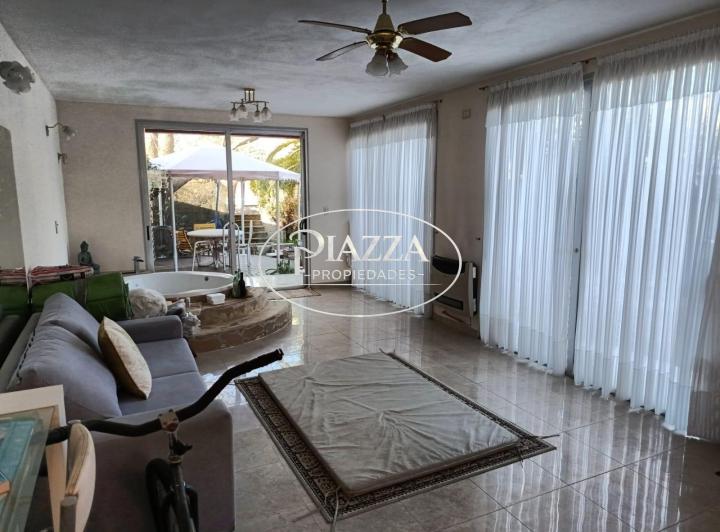 Casa · 110m² · 3 Ambientes · 1 Cochera