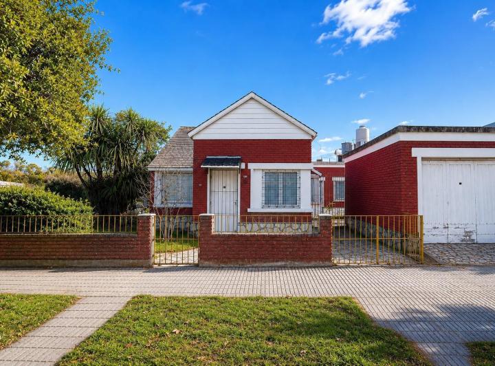 Casa · 130m² · 5 Ambientes · 1 Cochera