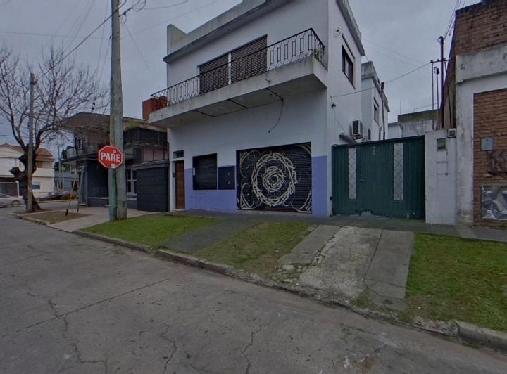 Casa · 225m² · 4 Ambientes · 1 Cochera