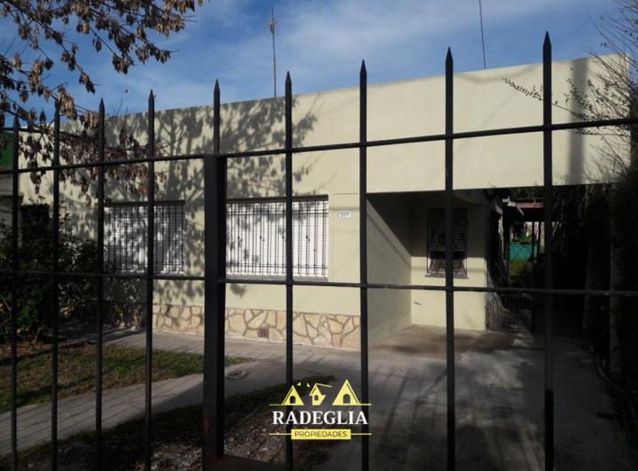 Casa · 90m² · 4 Ambientes · 1 Cochera