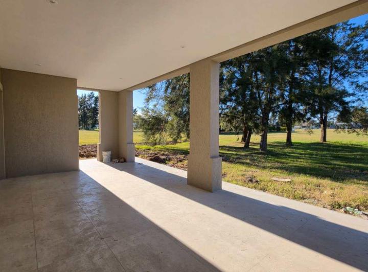 Casa · 152m² · 4 Ambientes · 2 Cocheras