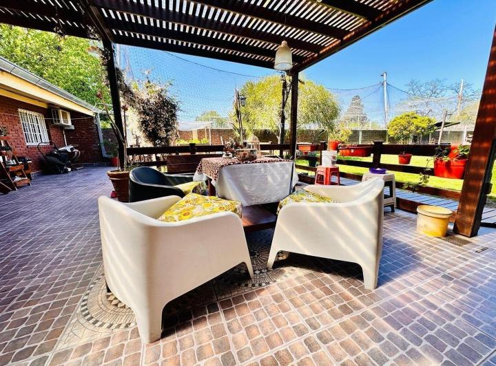 Casa · 200m² · 3 Ambientes · 5 Cocheras