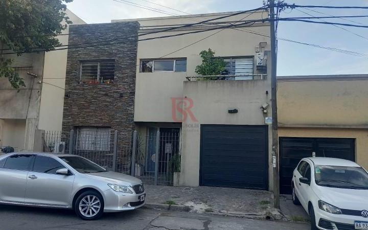 Casa · 300m² · 5 Ambientes · 1 Cochera