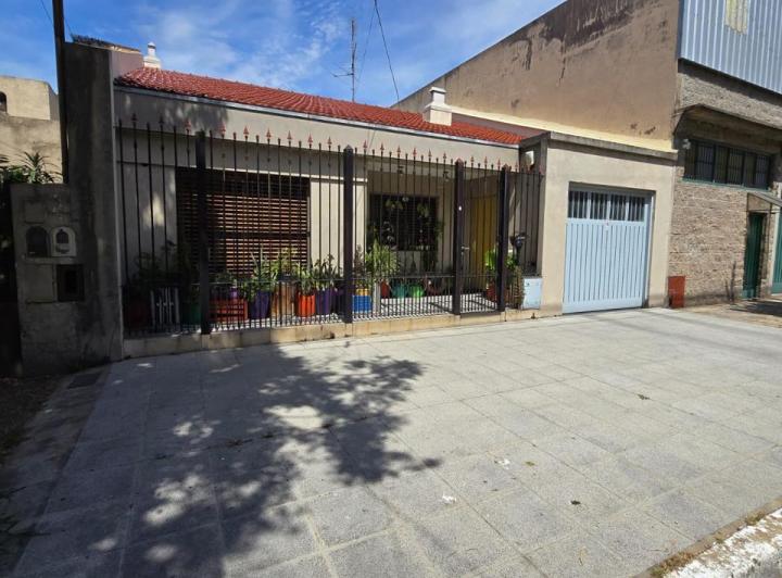 Casa · 140m² · 2 Dormitorios · 1 Cochera
