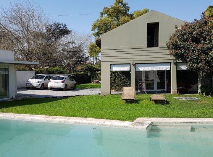 Casa · 330m² · 4 Ambientes