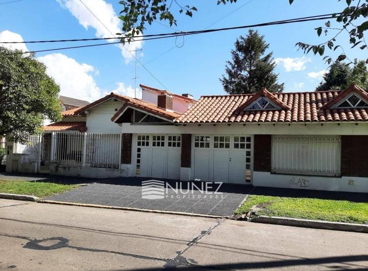 Casa · 510m² · 4 Ambientes · 3 Cocheras