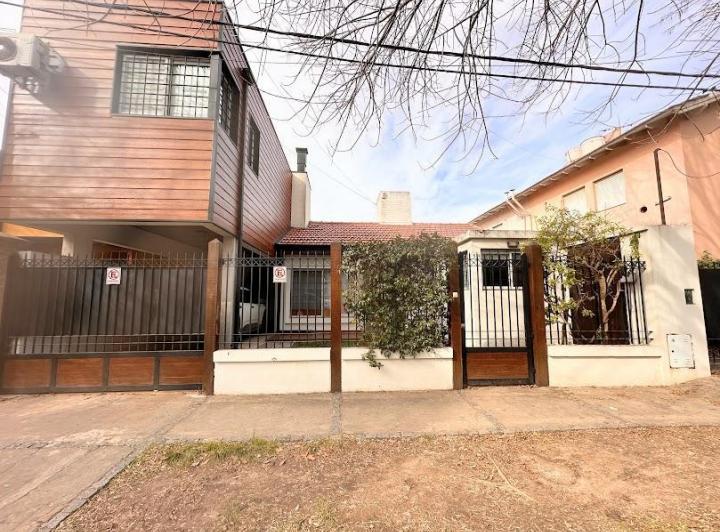 Casa · 282m² · 3 Dormitorios · 1 Cochera