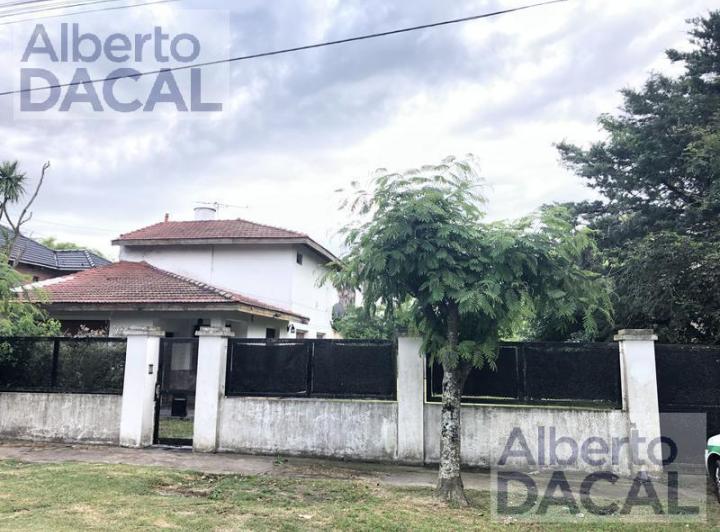 Casa · 138m² · 5 Ambientes · 1 Cochera