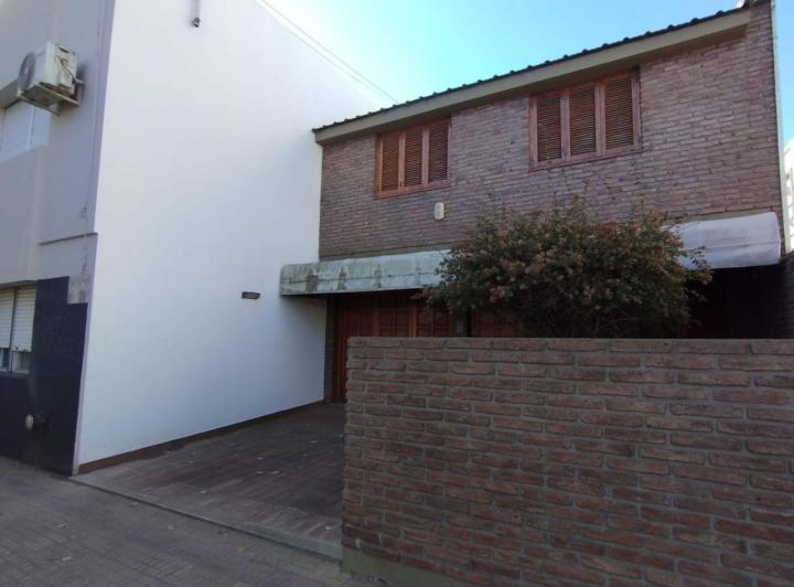 Casa · 153m² · 4 Ambientes · 2 Cocheras