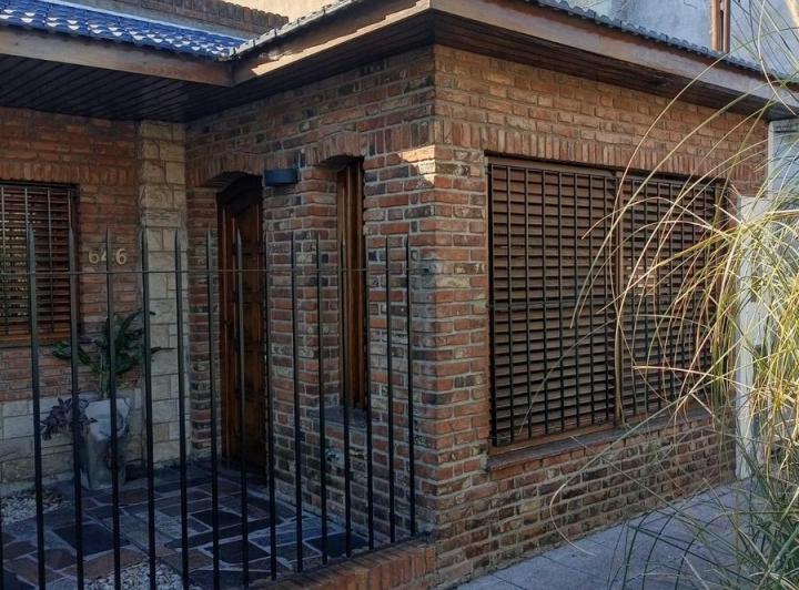 Casa · 95m² · 4 Ambientes · 1 Cochera