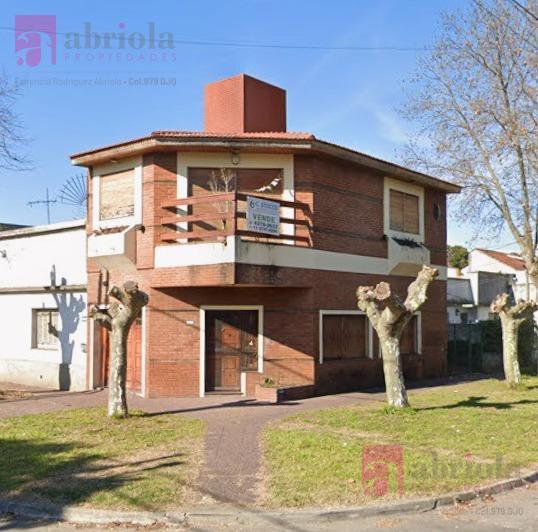 Casa · 113m² · 4 Ambientes · 1 Cochera
