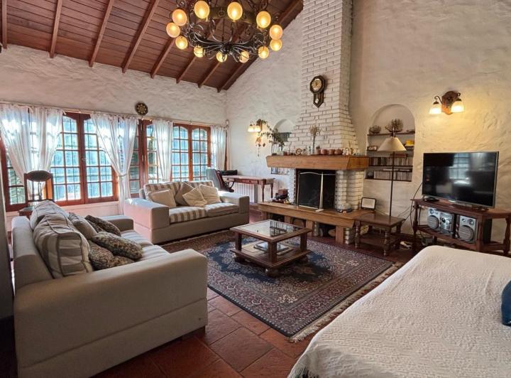 Casa · 30m² · 3 Ambientes · 2 Cocheras