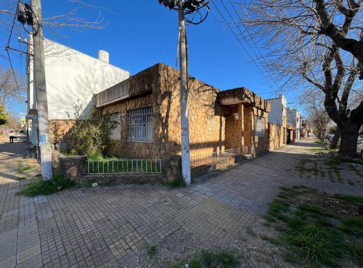 Casa · 130m² · 4 Ambientes · 1 Cochera