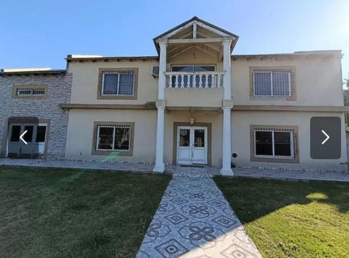 Casa · 259m² · 4 Ambientes · 2 Cocheras