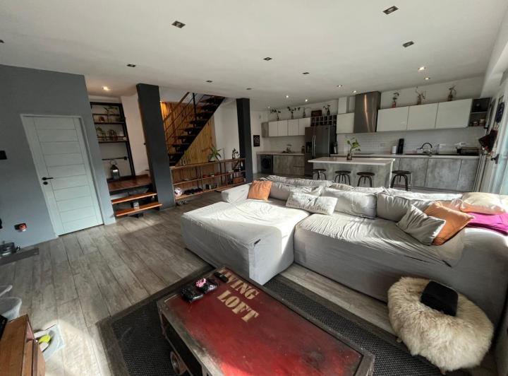 Casa · 230m² · 3 Ambientes · 2 Cocheras