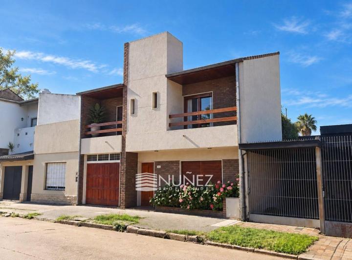 Casa · 180m² · 4 Ambientes · 1 Cochera