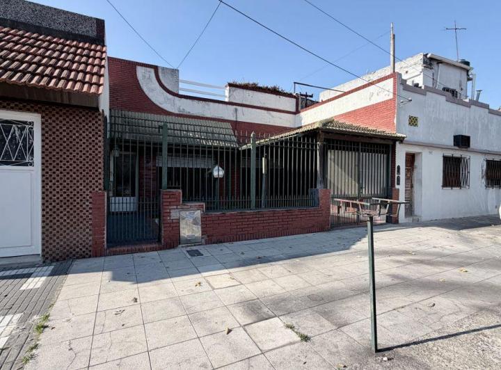 Casa · 103m² · 4 Ambientes · 1 Cochera