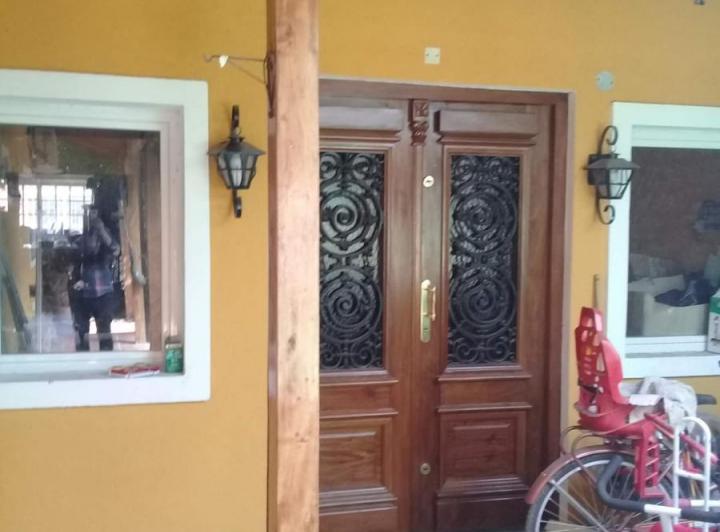 Casa · 250m² · 5 Ambientes · 2 Cocheras