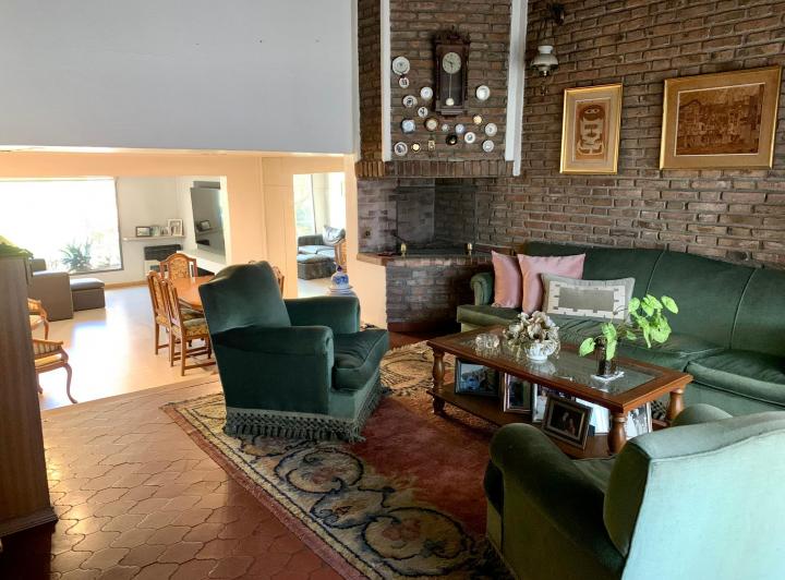 Casa · 170m² · 5 Ambientes · 2 Cocheras
