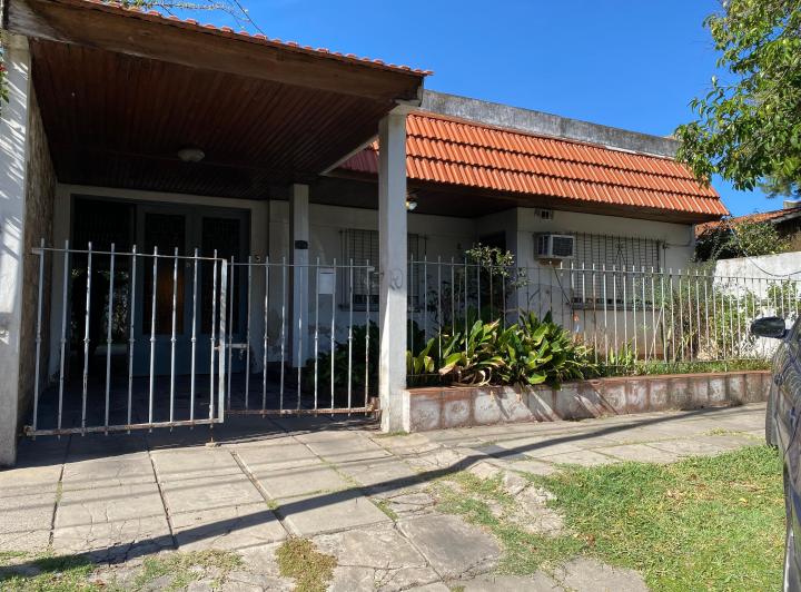 Casa · 70m² · 5 Ambientes · 2 Cocheras