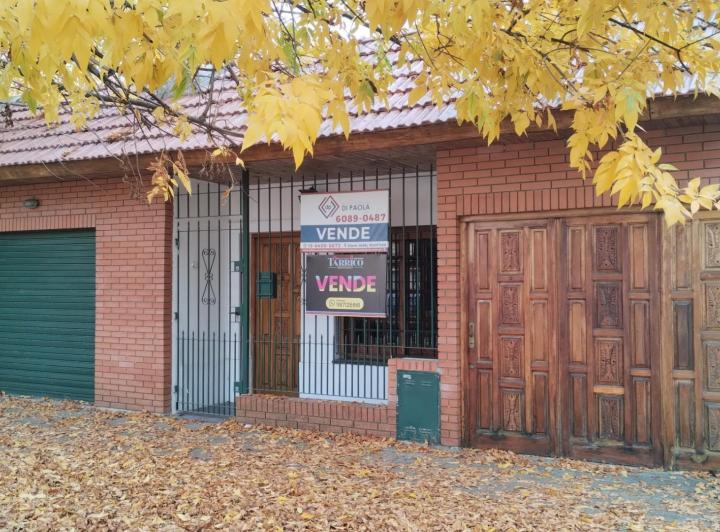 Casa · 100m² · 4 Ambientes · 1 Cochera
