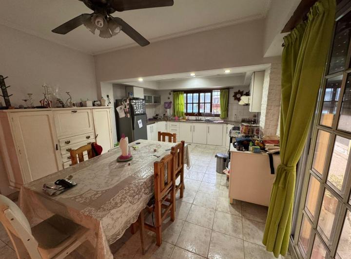 Casa · 150m² · 4 Ambientes · 1 Cochera