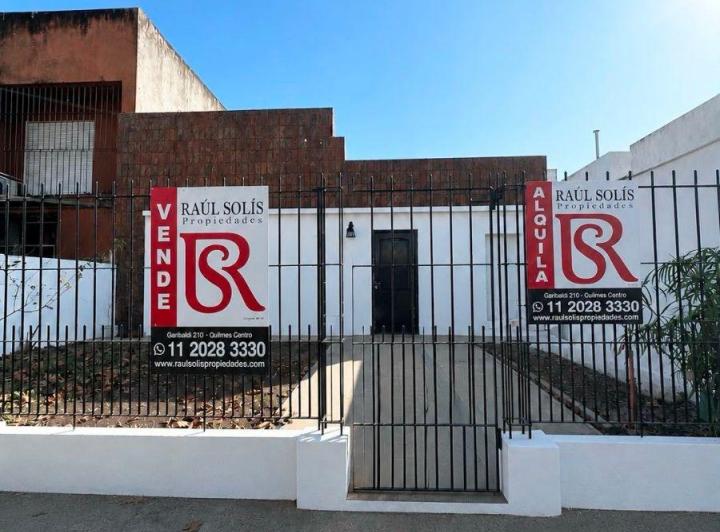 Casa · 1m² · 4 Ambientes · 1 Cochera